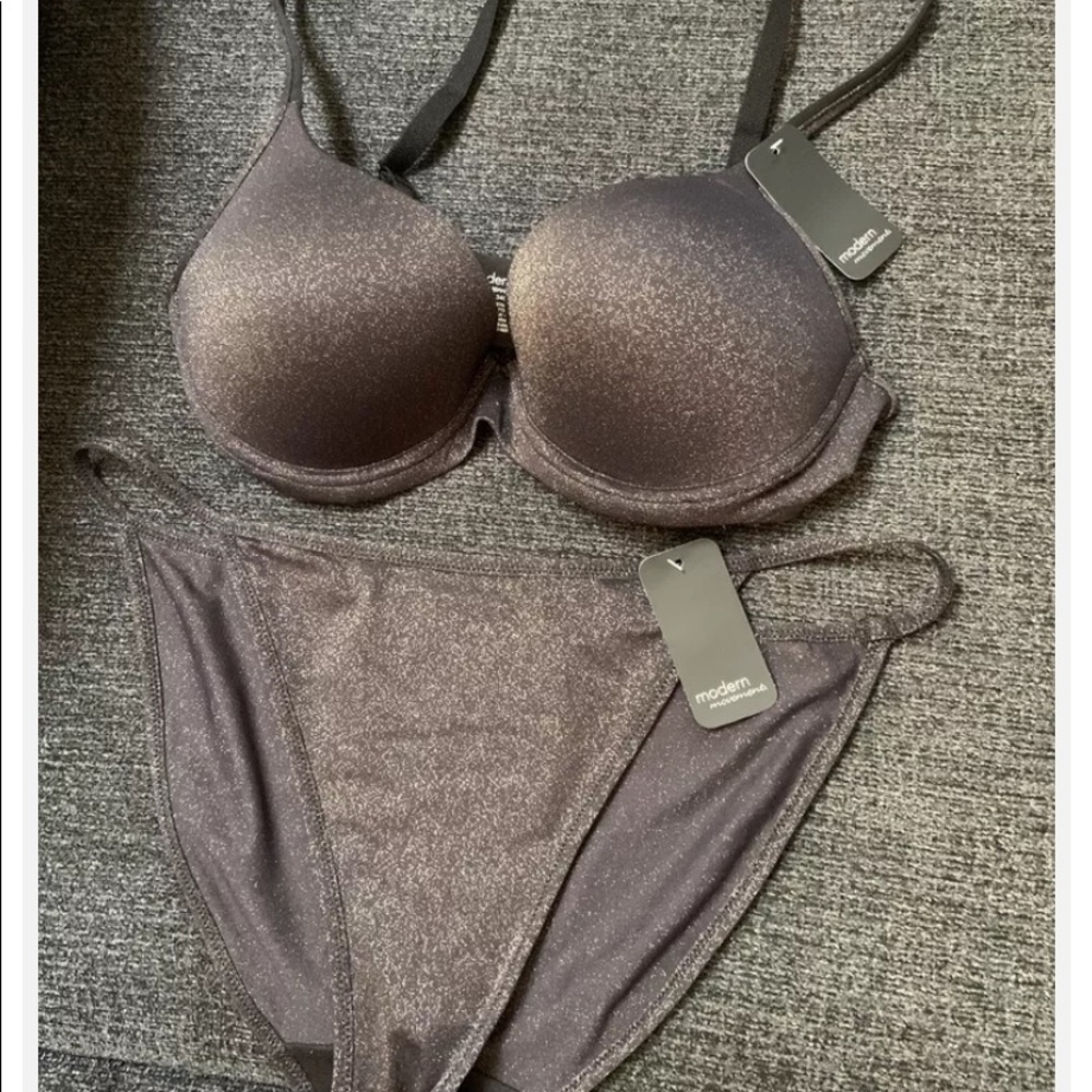 Modern ladies bra & pantie set/ bra Sz 34C pantie Sz XL